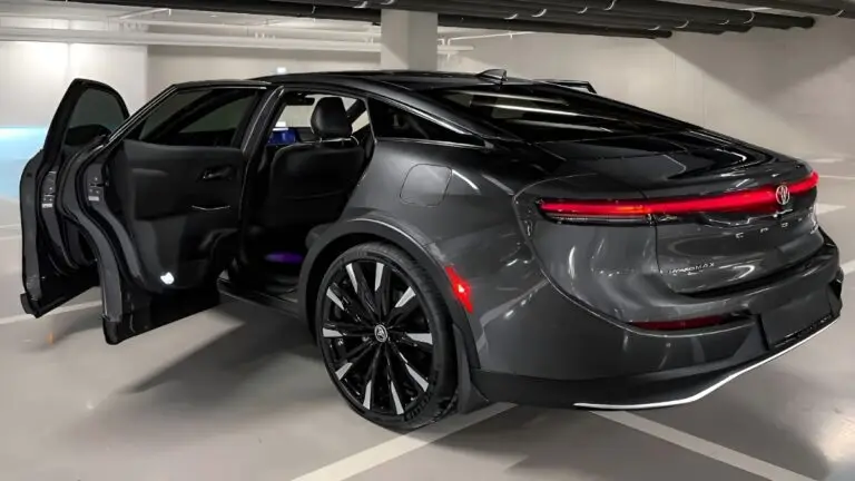 2025 toyota crown, toyota crown 2025 model, toyota crown hybrid 2025, 2025 crown design, toyota crown luxury interior, 2025 toyota hybrid cars, new toyota crown features, 2025 toyota sedan lineup, toyota crown review, toyota crown futuristic design,
